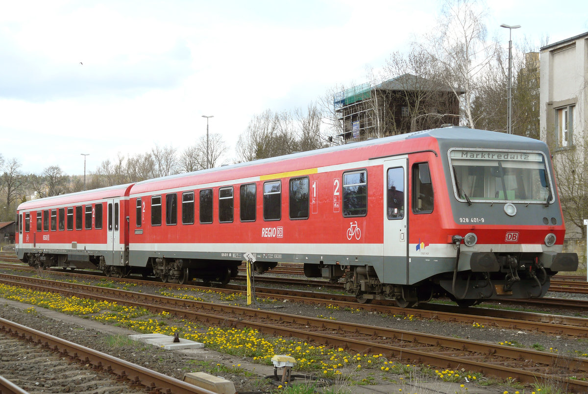 Am 12. April 2008 steht Tw 628 401 im Bahnhof Bayreuth. Er wartet auf den nächsten Einsatz.