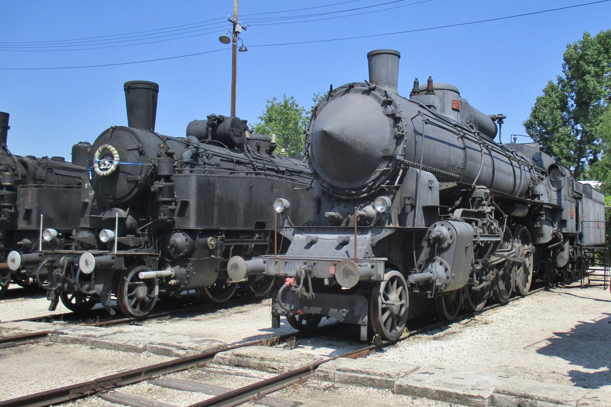 Am 12 Mai 2018 steht 301-016 ins Budapester Eisenbahnmuseumpark. 