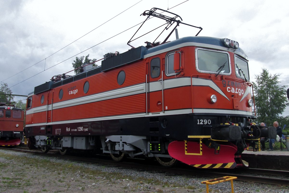 Am 12 September 2015 steht RC 1290 ins Eisenbahnmuseum von Gävle.