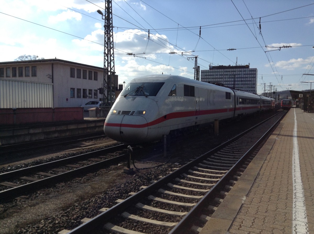 Am 12.03.2015 ist ein Br. 410 nach Würzburg gekommen um dort etwas zu messen.