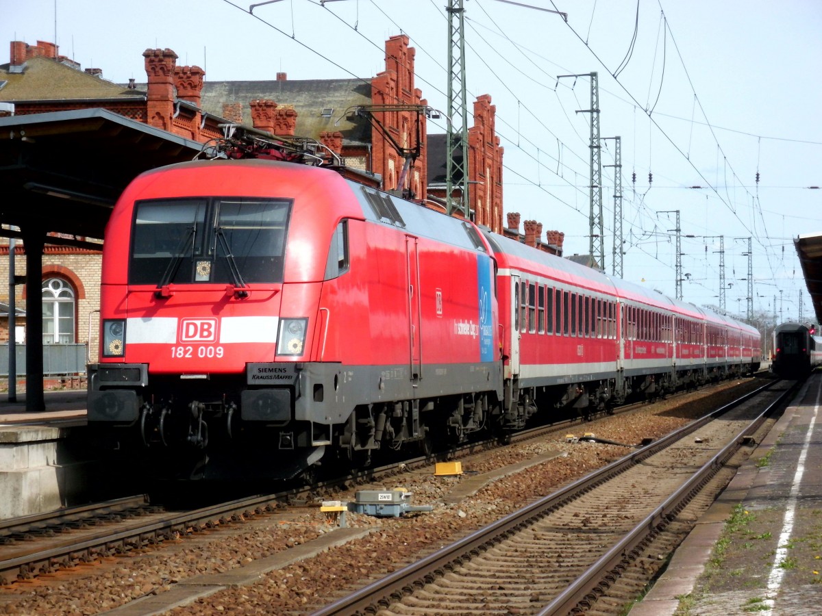 Am 12.04.2015 kam 182 009 mit ihrem IRE aus Berlin nach Stendal und fuhr weiter in Richtung Hamburg.