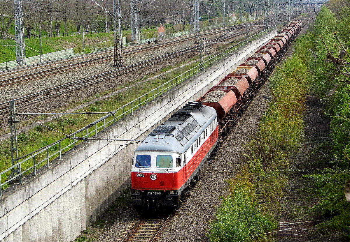 Am 12.05.2017 kam die 232 333-5 von der WFL aus Richtung Stendal und fuhr weiter in Richtung Braunschweig . 