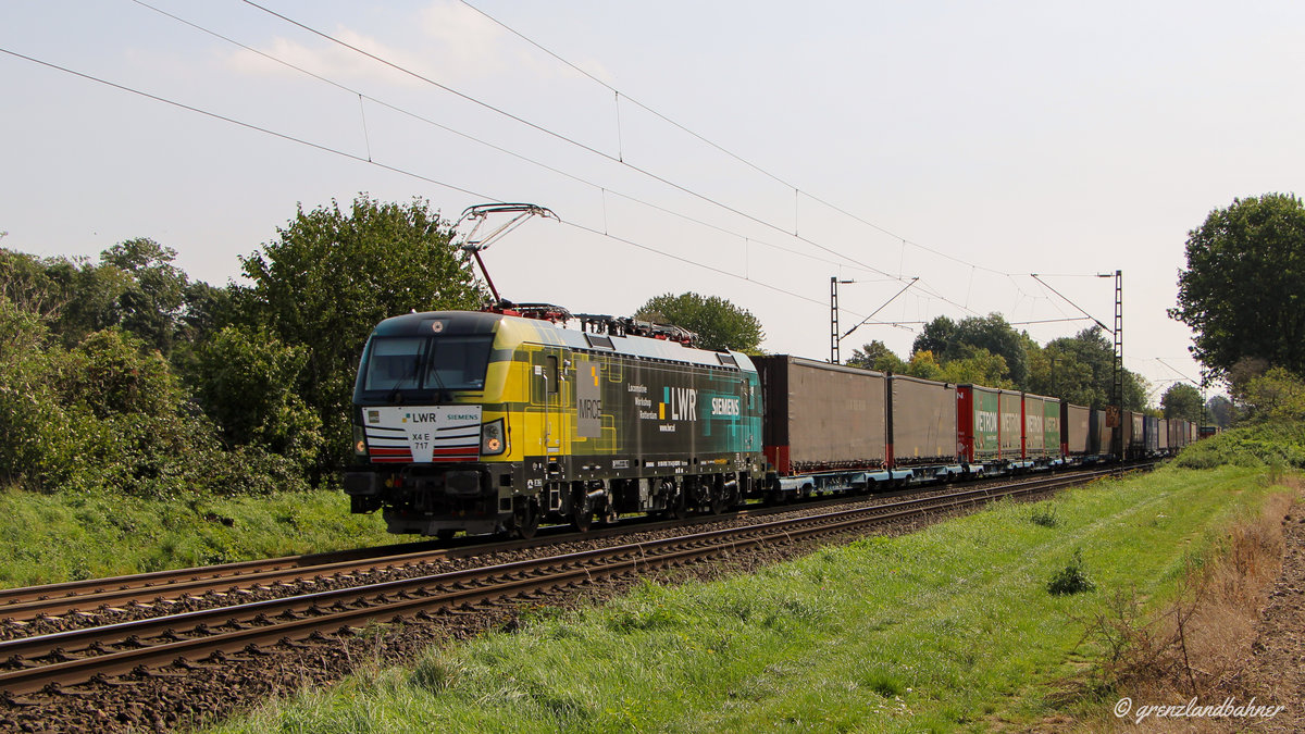 Am 12.09.2020 war 193-717 mit einem KLV Zug nach Krefeld Linn unterwegs.

📍Kaarst, 12.09.2020