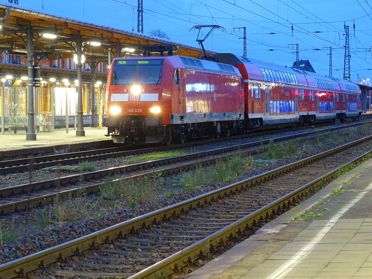 Am 12.11.2017 kam die 146 029 mit ihrem RE aus Richtung Magdeburg nach Stendal und fuhr weiter in Richtung Uelzen.