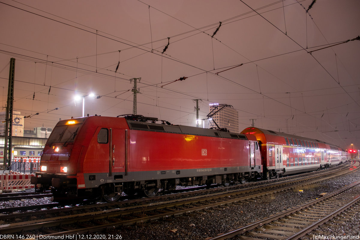 Am 12.12.2020 konnte ich 146 260 mit einem RE1 Wagenpark in Dortmund auf dem Weg nach Bockum-Hövel fotografieren.