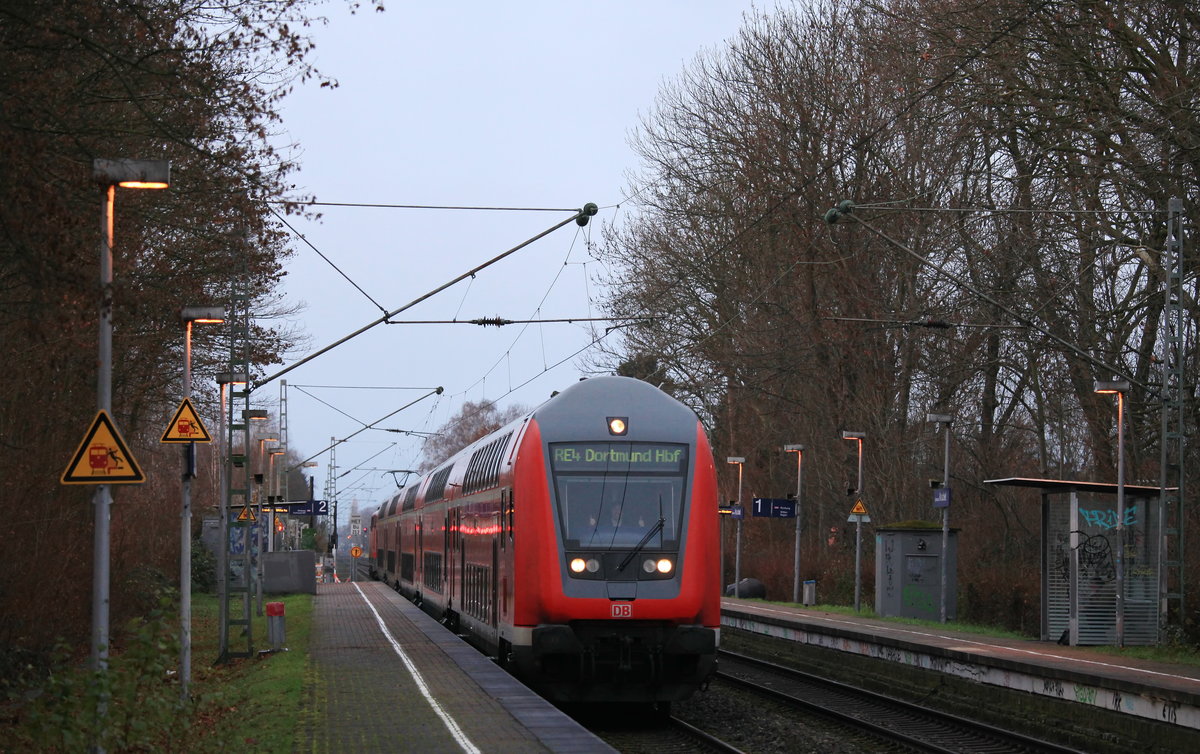 Am 12.12.2020 schob 111 209 ein letztes mal den RE4 nach Dortmund Hbf durch Dortmund-Kruckel, etwa 5 Stunden später gab es in Düsseldorf-Bilk eine ZWS Störung und der Zug musste am letzten Verkehrstag von DB Regio NRW aufm RE74 außerplanmäßig abgestellt werden. 