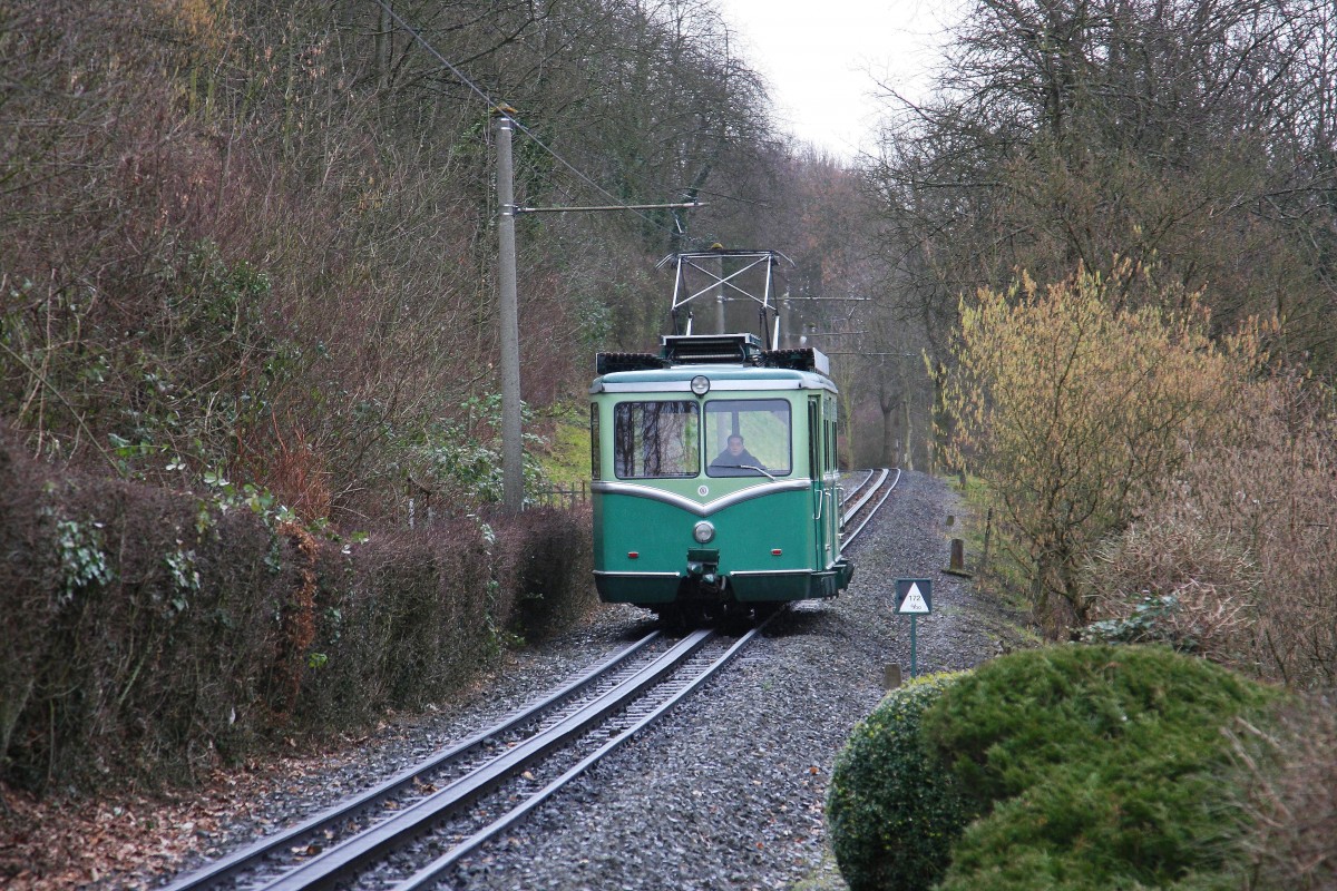 Am 1.2.2014 kommt um 12.20 Uhr der erste Zug vom Drachenfels zurück zur Talstation.