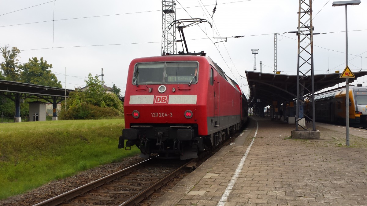 Am 12.9.2015 War sie 120 204-3 am RE1 nach Rostock Hbf, im Bad Kleiner Bahnhof
