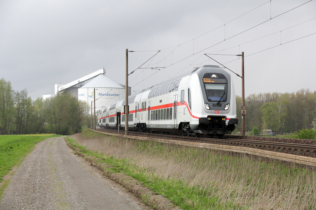 Am 13. April 2017 konnte ich in Wierthe diese IC2-Garnitur ablichten.