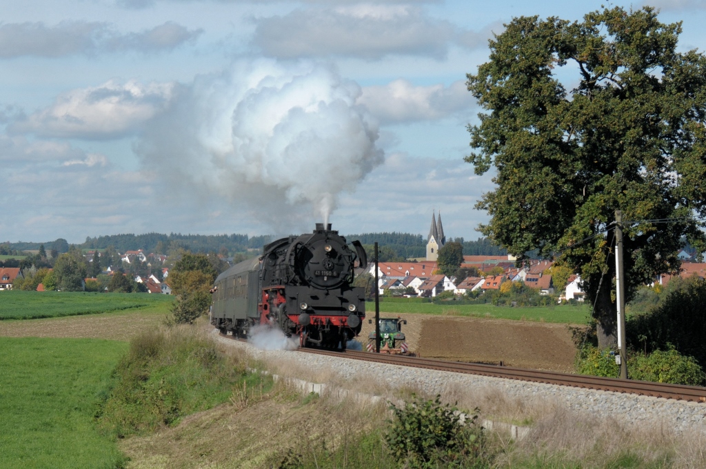 Am 13. Oktober wurde das 100jhrige Bestehen der Stecke Dachau-Altomnster gefeiert: Hier mit 41 1150 bei Markt Indersdorf