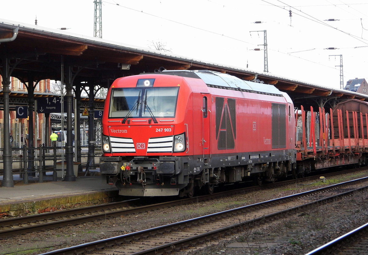 Am 13.02.2018 kam die 247 903-8 [Name Joschi] von DB Cargo Deutschland AG,( SIEAG) aus Richtung Magdeburg nach Stendal und fuhr weiter in Richtung Braunschweig .
