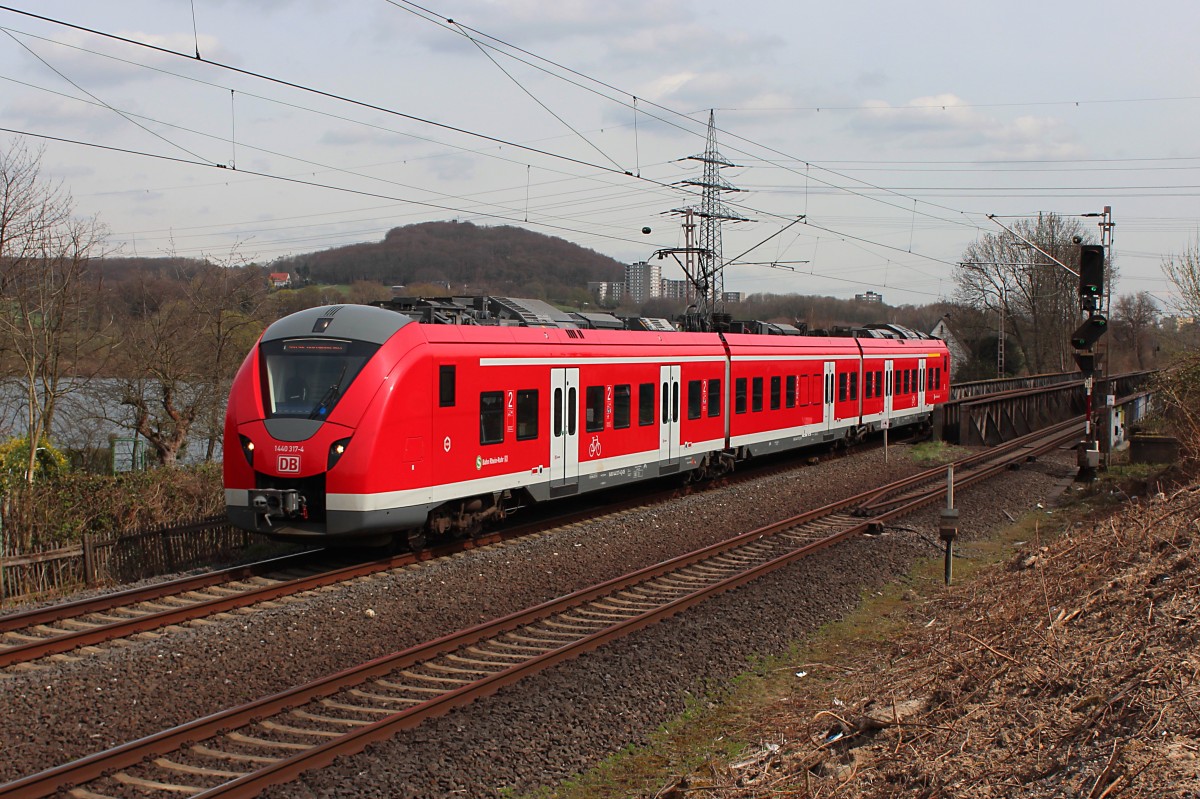 Am 13.04.2015 fährt der 1440 314-4 als S5 (Hagen Hbf - Dortmund Hbf) bei Wetter/Ruhr vorbei.