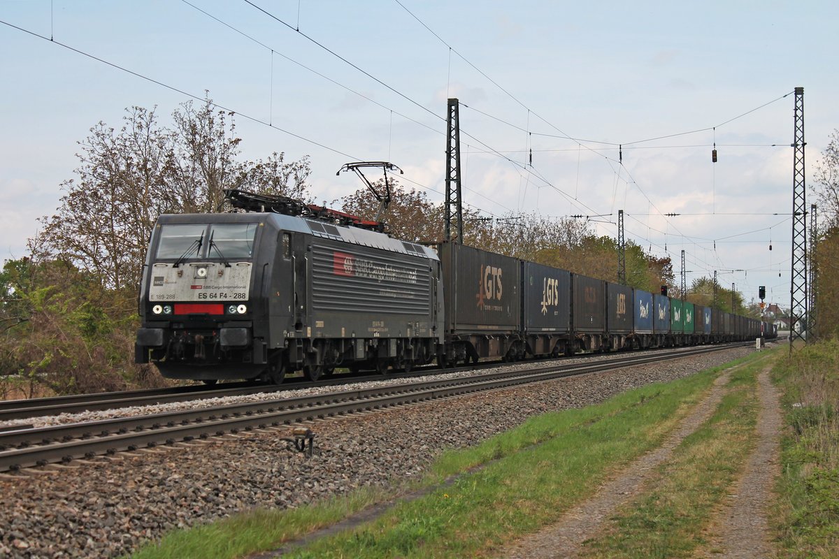 Am 13.04.2017 bespannte die MRCE/SBBCI ES 64 F4-288 (189 288-4)  SBB Cargo International  den  GTS -Containerzug, als sie bei Heitersheim in Richtung Schweizer Grenze fuhr.