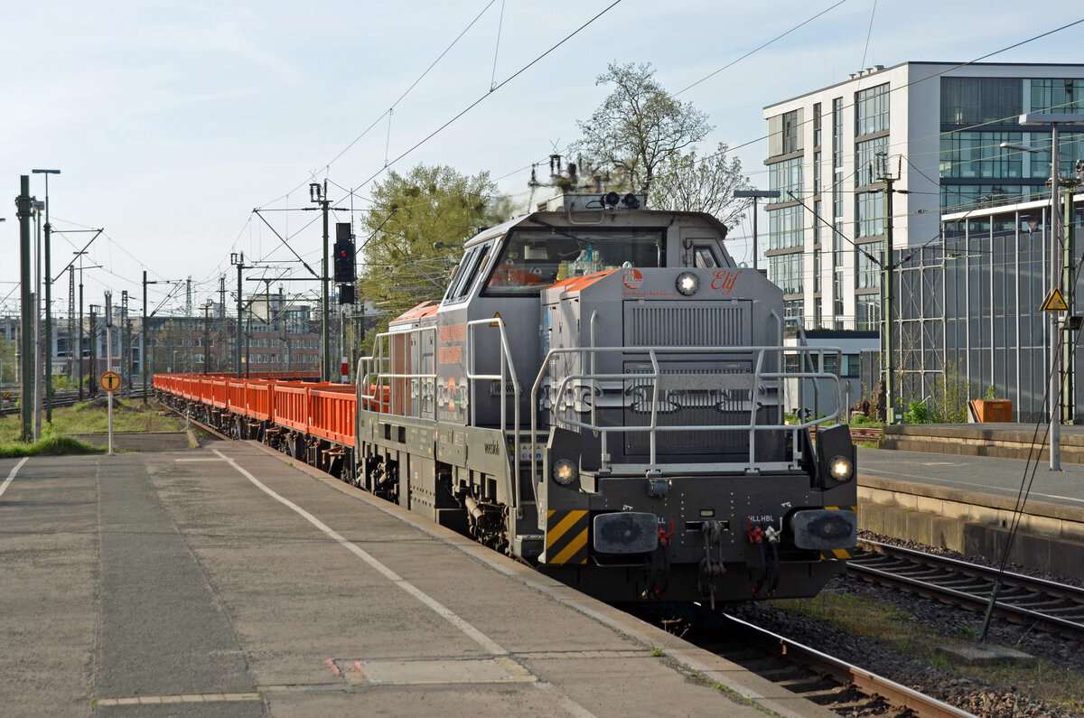 Am 13.04.24 rollte 4185 026 der HRS mit einem Flachwagenzug durch den Hbf Hannover Richtung Lehrte.