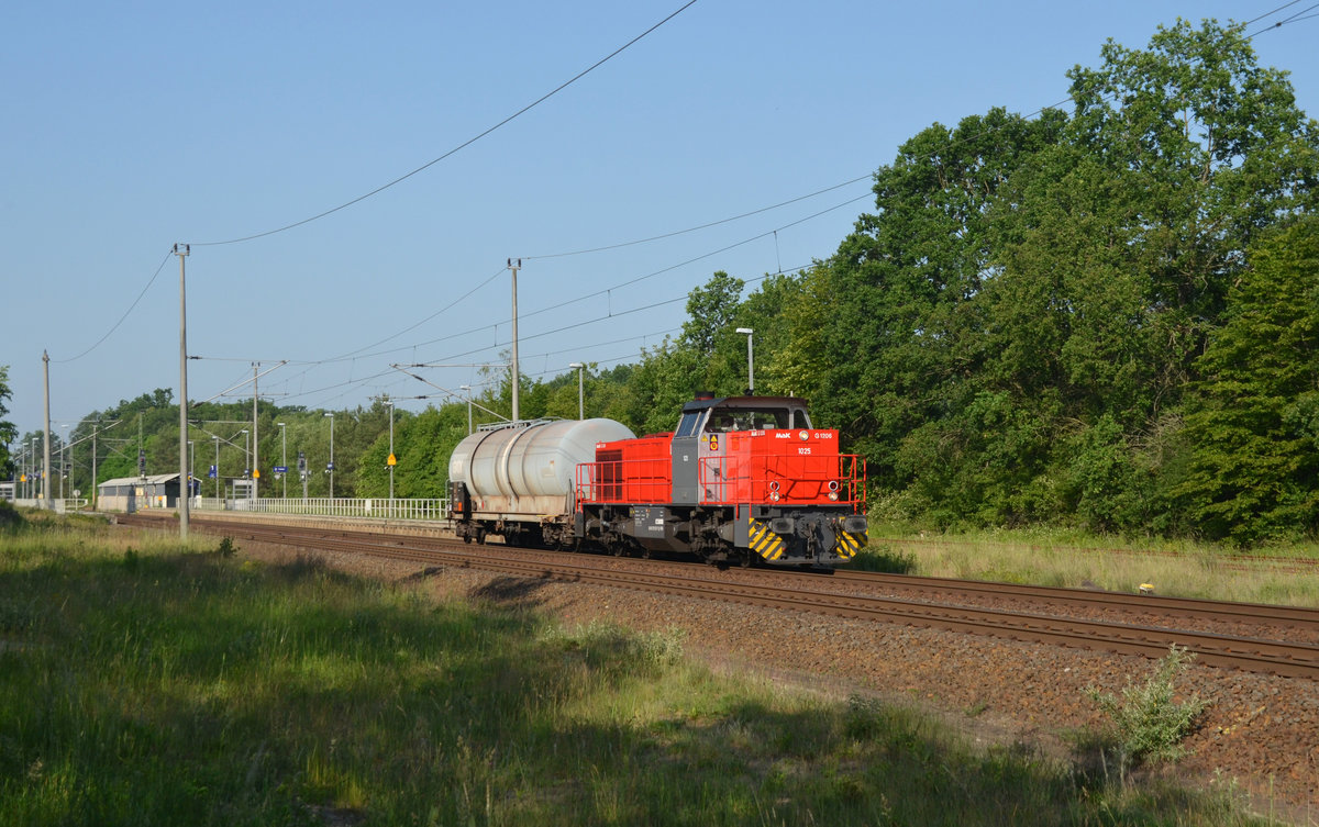 Am 13.06.20 war die RBB mit einer Übergabe Richtung Wittenberg unterwegs. Die ab Bitterfeld vorrausfahrende S-Bahn wurde bis Burgkemnitz überholt, daher die Fahrt über´s Gegengleis.