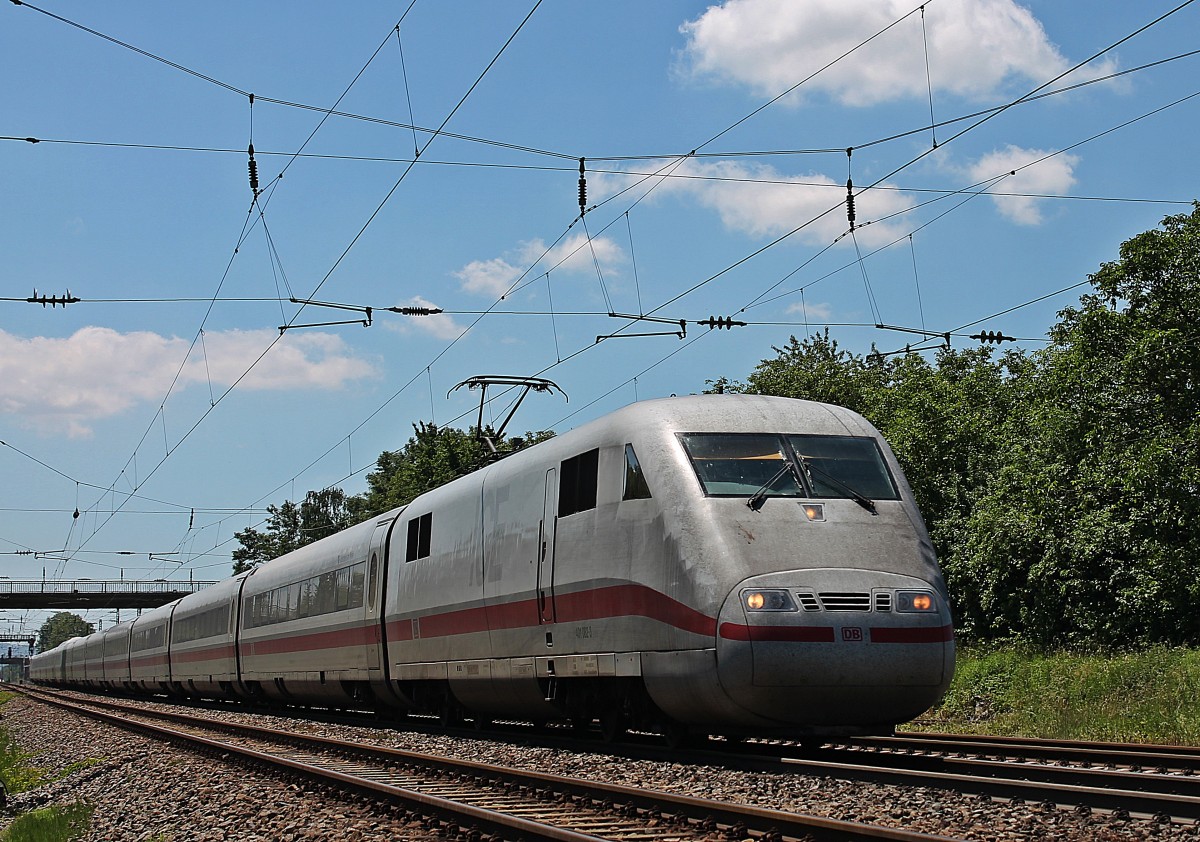 Am 13.06.2013 Durchfuhr 401 082-3  R�desheim am Rhein  den Bahnhof von Orschweier gen Offenburg.