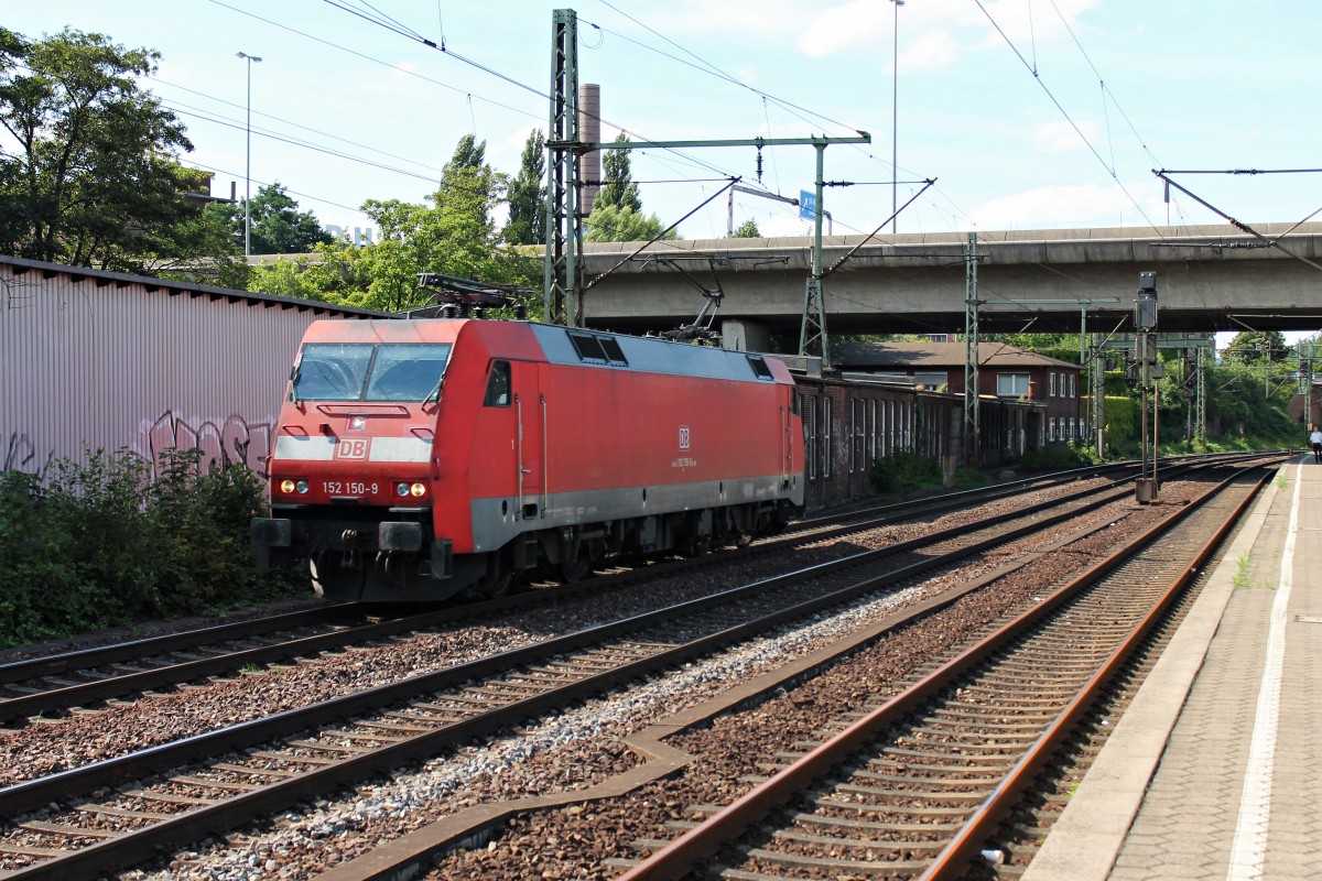 Am 13.08.2014 fuhr 152 150-9 als Tfzf durch den Bahnhof von Hamburg Harburg gen Maschen.