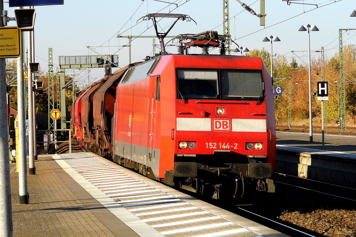 Am 13.10.2018 fuhr die 152 144-2 von der DB Cargo Deutschland AG, von Wismar nach Wittenberge und fuhr weiter nach Stendal.
