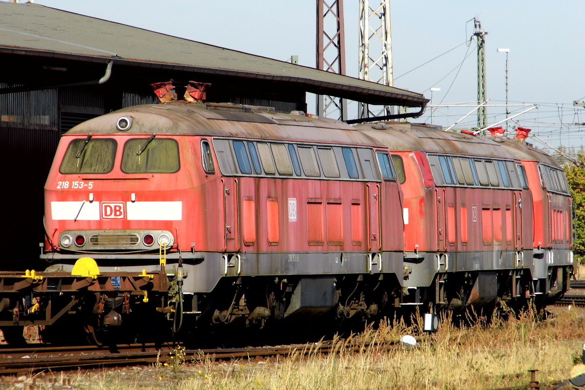 Am 13.10.2018 standen die 218 205-3 und die 218 224-4 und die 218 153-5 von der EGP – Eisenbahngesellschaft Potsdam, (ex DB) in Wittenberge .