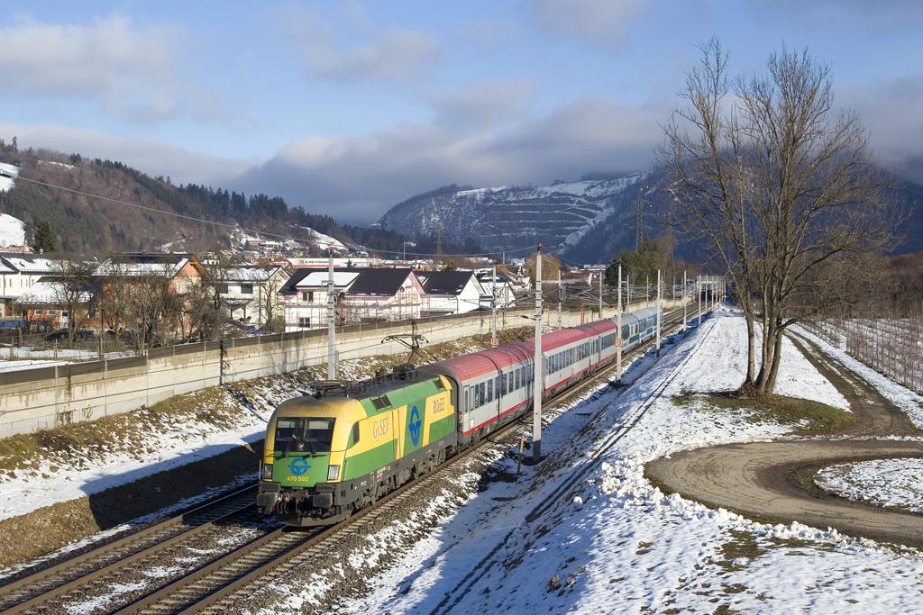 Am 14. Dezember 2020 ist 470 502 mit dem EC 151  Emona  (Wien Hauptbahnhof - Ljubljana) bei Stübing unterwegs. Neben der  neuen  Bespannung durch einen  Ochsen  der Raaberbahn wurde bei diesem Zug mit Fahrplanwechsel auch die Wagenreihung geändert. 