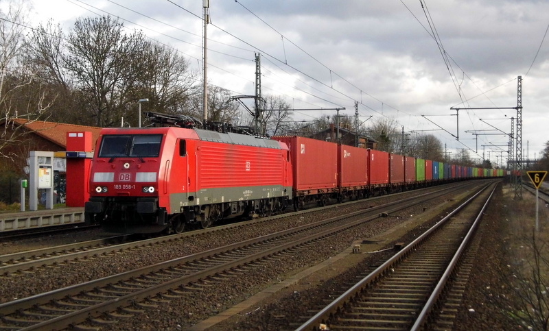 Am 14.01.2015 kam die 189 058-1 von der DB  aus Richtung Magdeburg nach Niederndodeleben und fuhr weiter in Richtung Braunschweig .