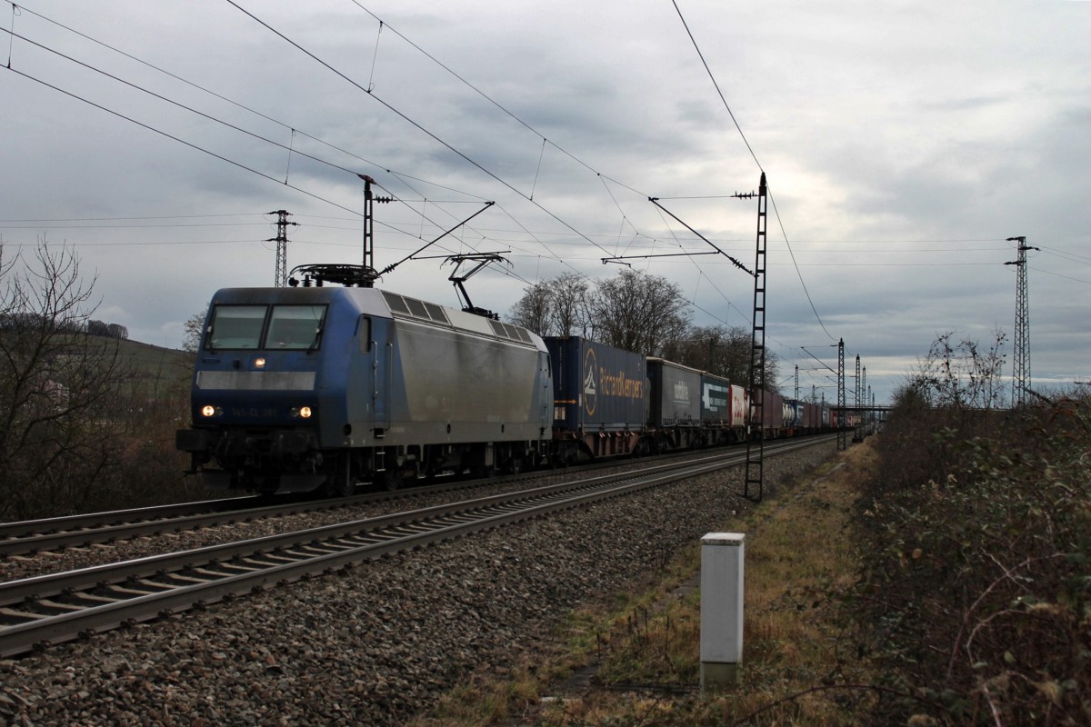 Am 14.02.2014 fuhr die Alpha Trains/Crossrail 145-CL 202 mit einem Containerzug in den Bahnhofsbereich von Müllheim (Baden) gen Norden ein.