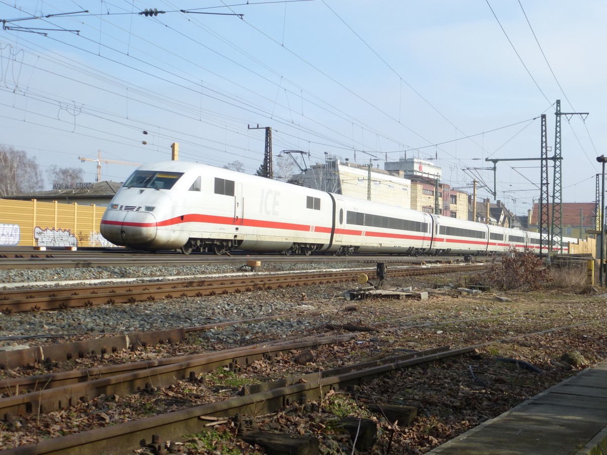 Am 14.02.2015 fuhrt ein ICE 2 durch Fürth, aufgenommen an der Siebenbogenbrücke.