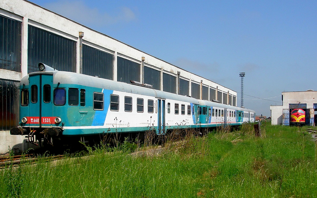 Am 14.05.2009 sind die ex-FS ALn 668 1531, 1528 und 1534 im Depot Fushe Kosove/Kosovo Polje abgestellt. Sie dienten zunächst dem italienischen Eisenbahn-Regiment der KFOR für Truppentransporte, wurden aber bis zur Ablösung durch die schwedischen Y1 auch im Personenzugdienst eingesetzt.