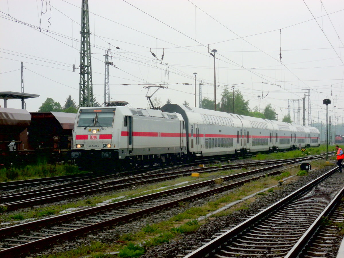 Am 14.05.2017 kam 146 570 mit einem Leerreisezug nach Stendal und fuhr weiter in Richtung Magdeburg.