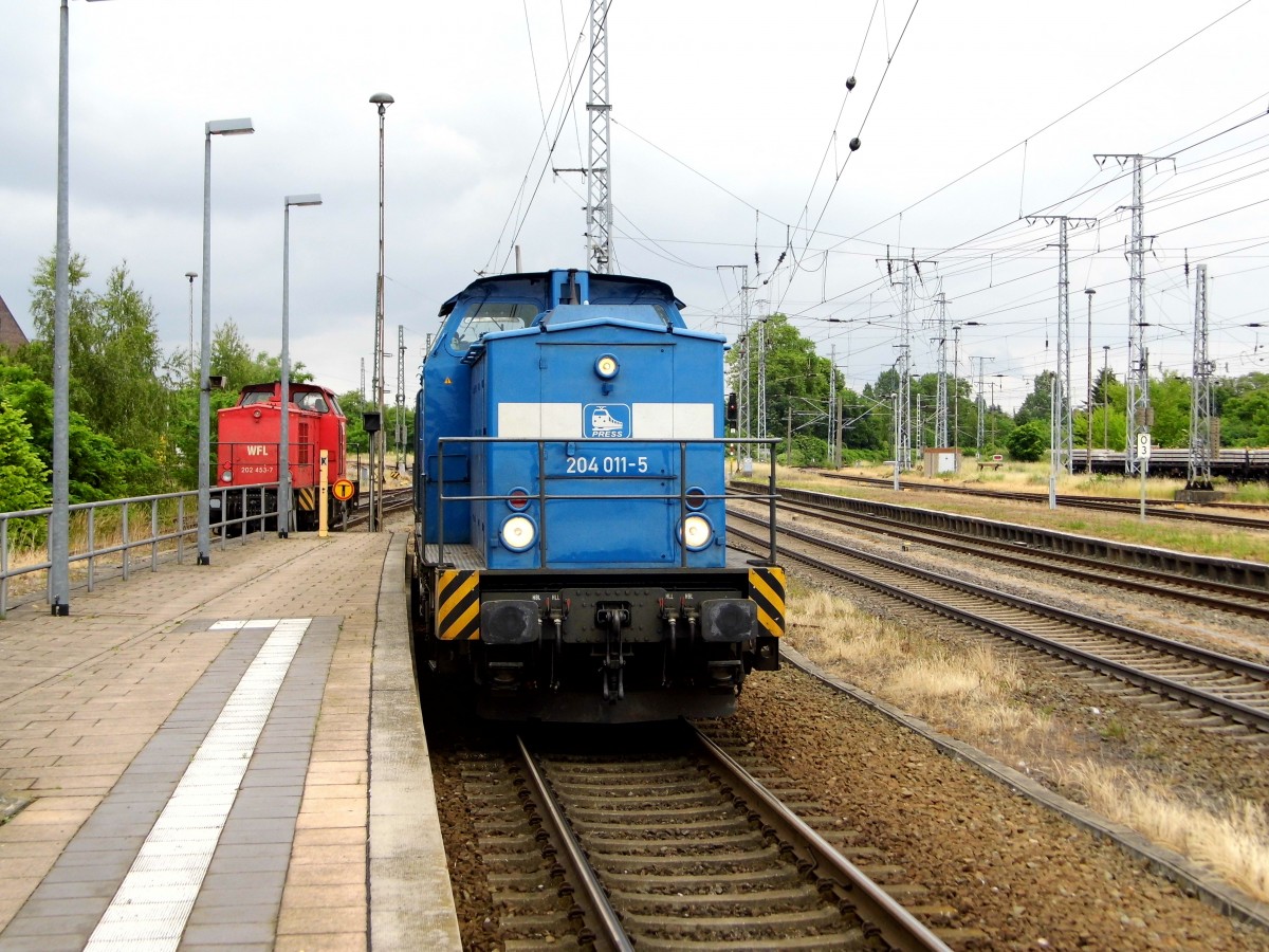 Am 14.06.2015 Rangierfahrt von der 204 016-0 und die 204 011-5 von der Press in Stendal . 