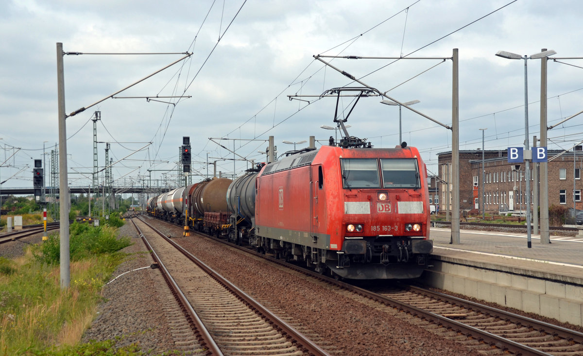 Am 14.07.19 rollte 185 163 mit einem gemischten Güterzug durch Bitterfeld Richtung Halle(S).