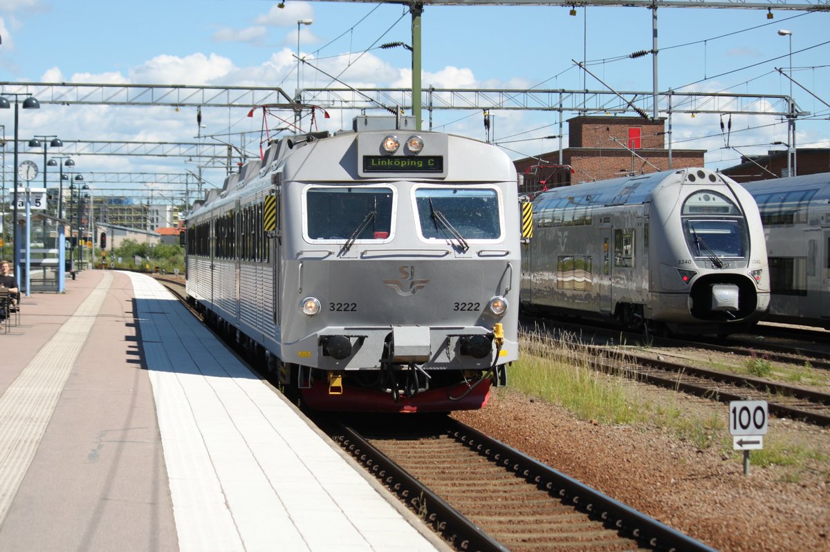 Am 14.07.2017 erreicht RE2131 nach Linköping den Bahnhof Västerås C.
