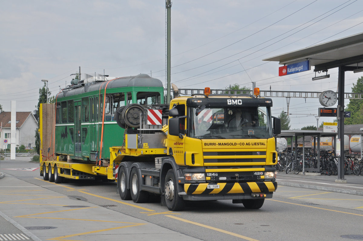 Am 14.07.2017 hat für den B4S 1485 die letzte Stunde geschlagen. Nun ist das Ziel bald erreicht, der Lastwagen fährt am Bahnhof Kaiseraugst vorbei.