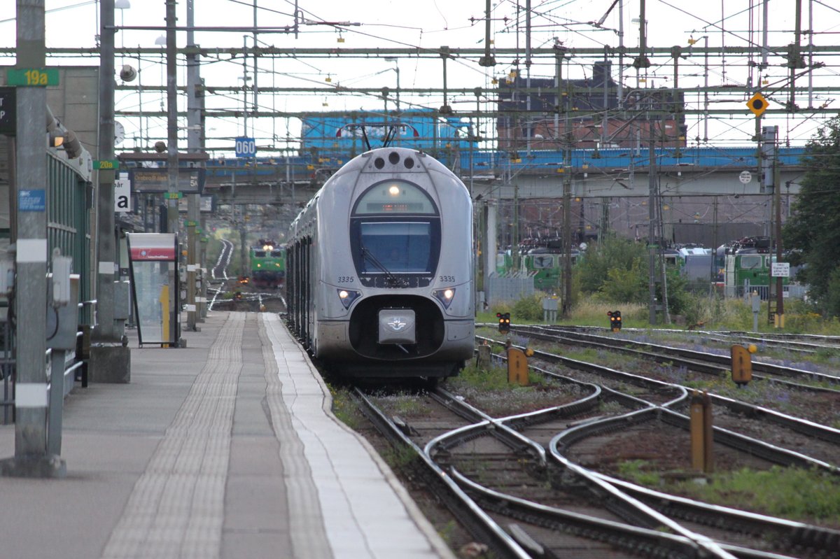 Am 14.07.2017 steht RE759 nach Stockholm im Bahnhof Hallsberg.