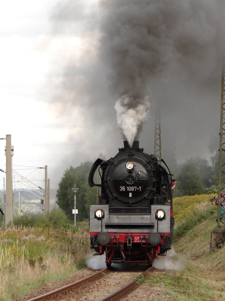 Am 14.09.13 gab es in Chemnitz-Hilbersdorf wieder ein Heizhausfest. Es war das 22. Hier zusehen 35 1097 bei der Lokparade.