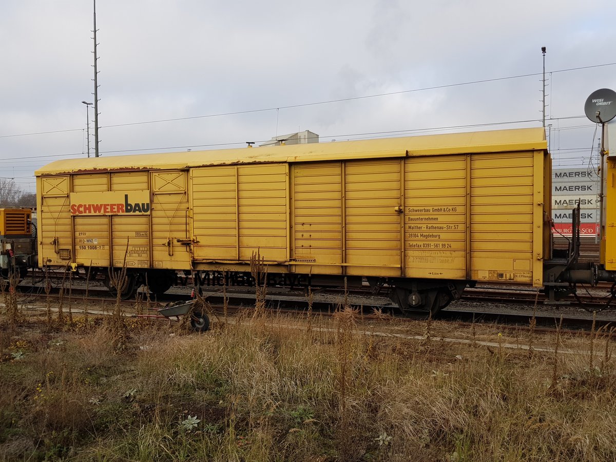 Am 14.11.2018 stand im Güterbahnhof Berlin-Moabit ein Arbeitszug u.a. mit Schiebewandwagen 27 80 1501 008-7 D-WSG von der Schweerbau GmbH.