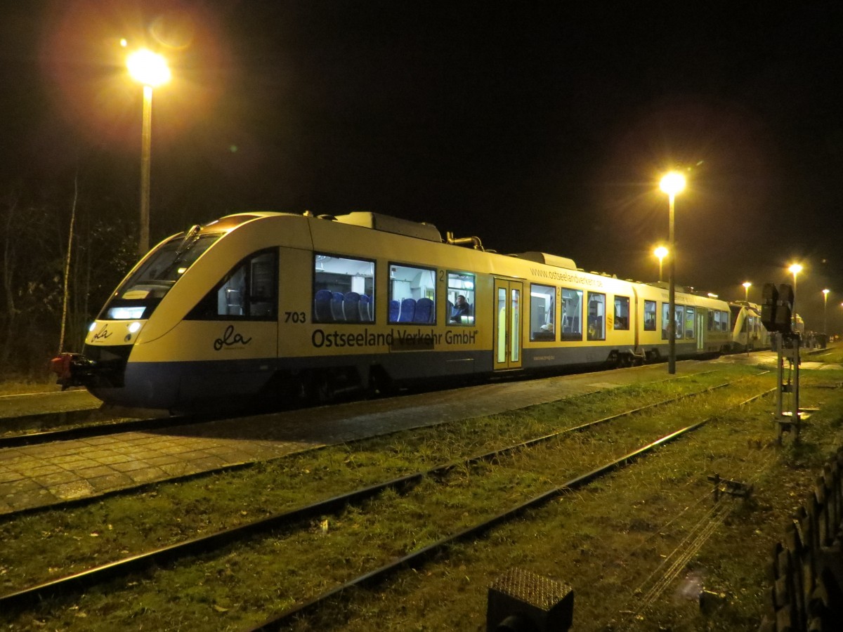 Am 14.12.2013 Abschiedsfahrt der OLA Schwerin auf der Strecke Rehna-Schwerin-Parchim hier im Bahnhof von Crivitz.