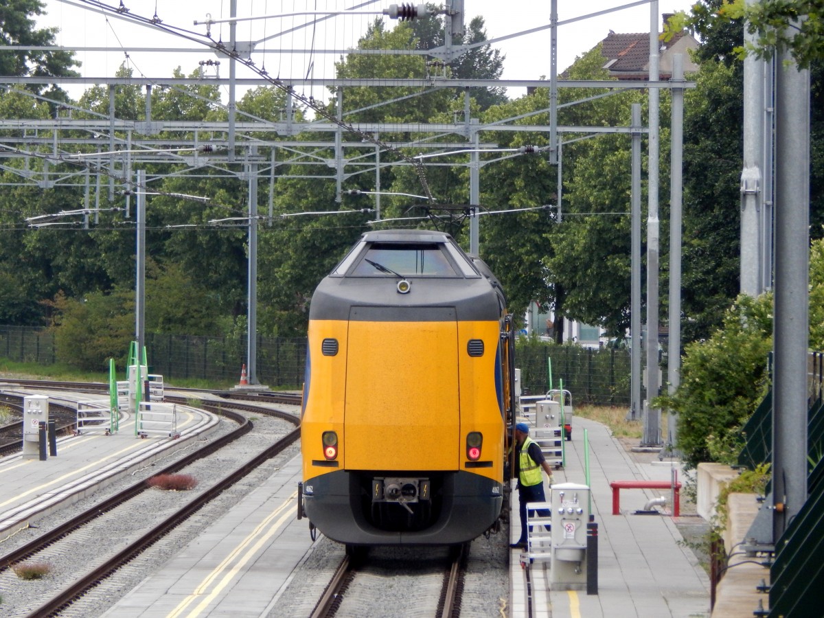 Am 14.7 stand ein Koploper in der Abstellung bei Venlo. Mit etwas Mühe lies er sich über die Mauer fotografieren.

Venlo 14.07.2015