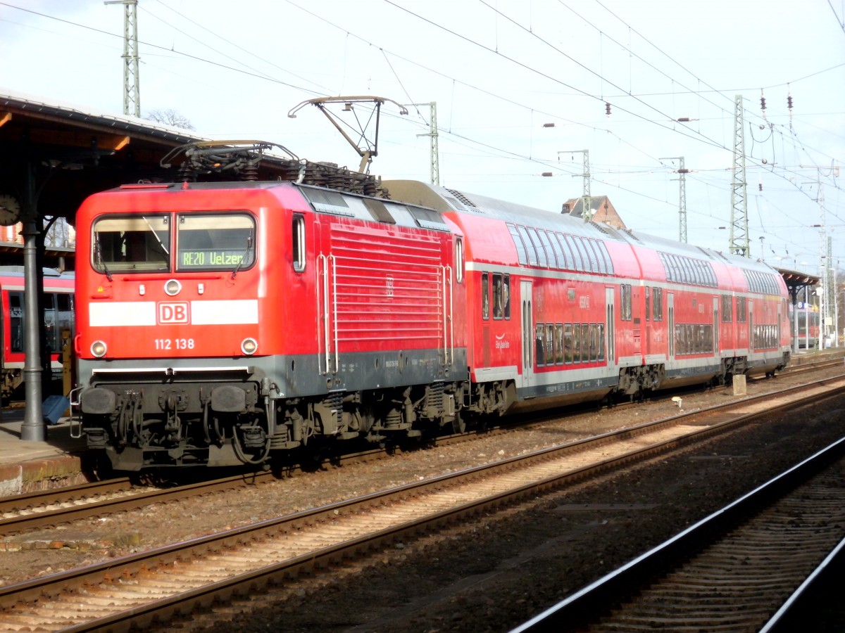 Am 15.03.2014 kam 112 138 mit dem RE 20 aus Halle/Saale nach Stendal.Dieser und alle anderen Züge der RE Linie enden heute und morgen in Stendal.Grund ist eine Streckensperrung der Strecke Stendal->Uelzen.