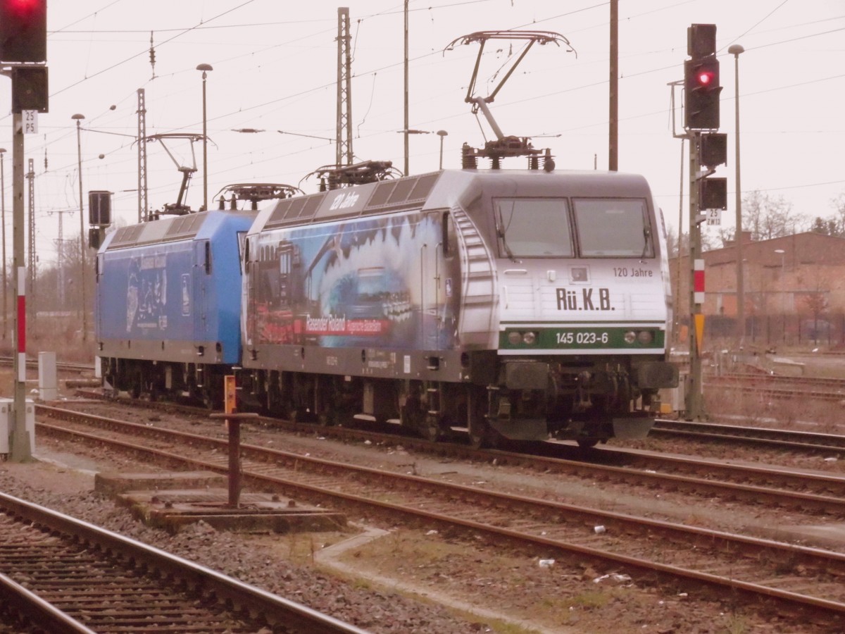 Am 15.03.2015 standen 145 030 und 145 023 aufgebügelt in Stendal abgestellt.Sie kamen beide zuvor aus Unbekannter Richtung.
