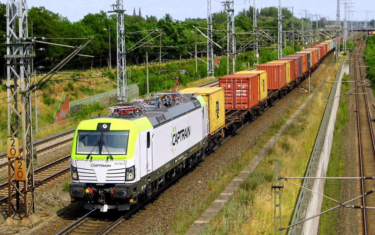 Am 15.06.2017 kam die 193 782-0 von CAPTRAIN aus Richtung Stendal und fuhr weiter in Richtung Salzwedel .