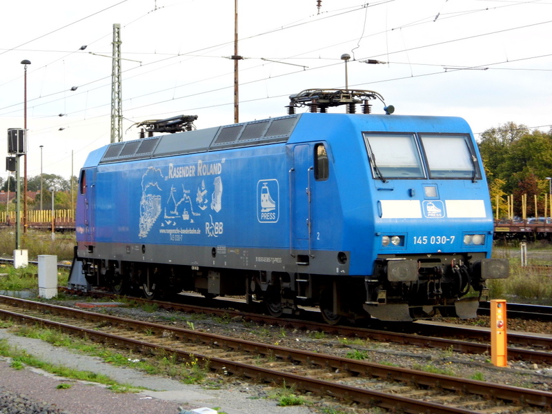 Am 15.10.2014 war     die 145 030-7 von der Press  in Stendal abgestellt . 