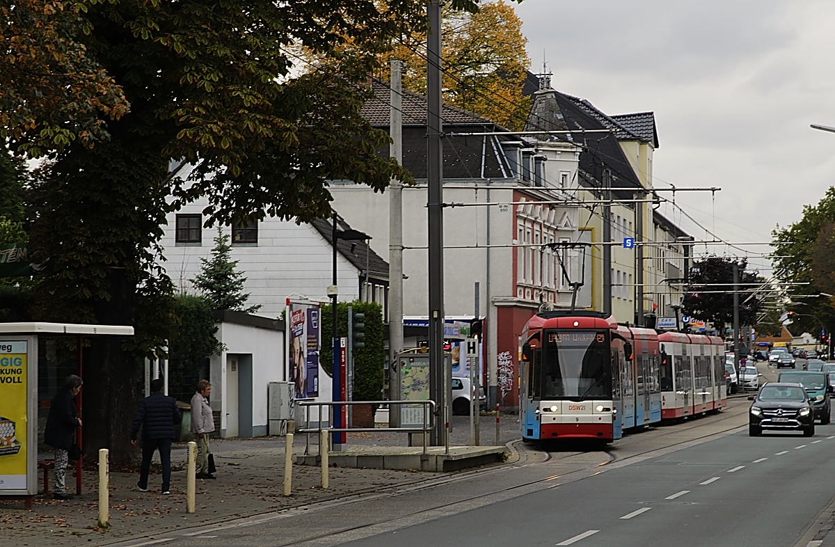 Am 15.10.2019 erreichen die NGT 9 und 3 die Haltestelle Bockumweg in Dortmund-Wickede