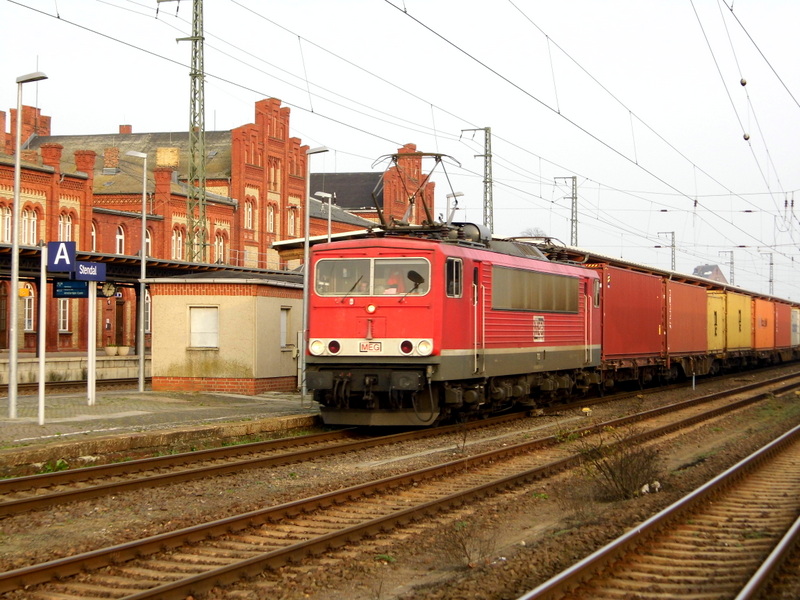 Am 15.11.2014 kam die 703 (155 184-5) von der MEG  aus Richtung Magdeburg nach Stendal und fuhr weiter in Richtung Wittenberge. 