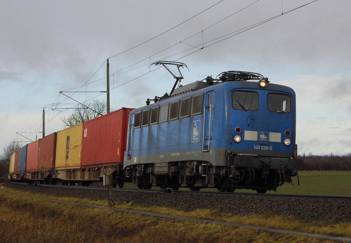 Am 16.01.2018 fuhr die 140 038-0 von METRANS (PRESS) von Hamburg nach Stendal und weiter nach Leipzig . 