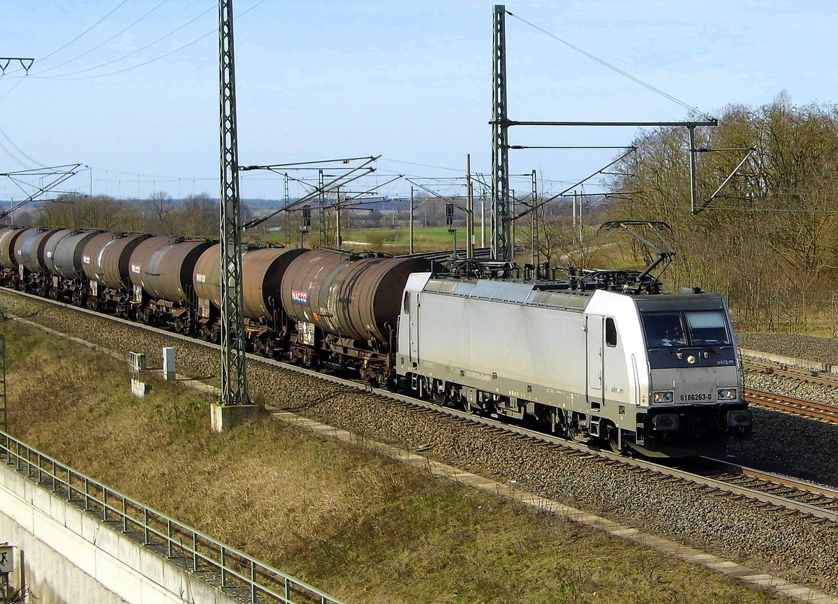 Am 16.03.2017 kam die 6186 263-0 von der CTL Logistics GmbH, (AKIEM) aus Richtung Salzwedel nach Stendal .