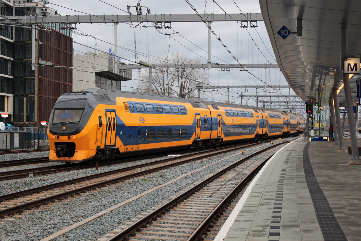 Am 16.03.2019 erreicht ein Virm den Bahnhof Utrecht Centraal.