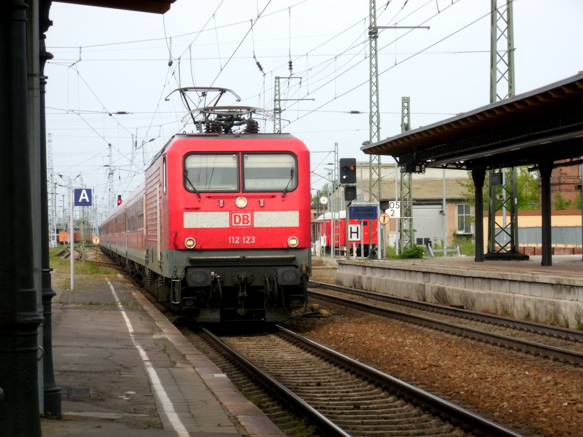 Am 16.05.2015 kam 112 123 mit ihrem IRE aus Salzwedel nach Stendal und fuhr weiter nach Berlin.