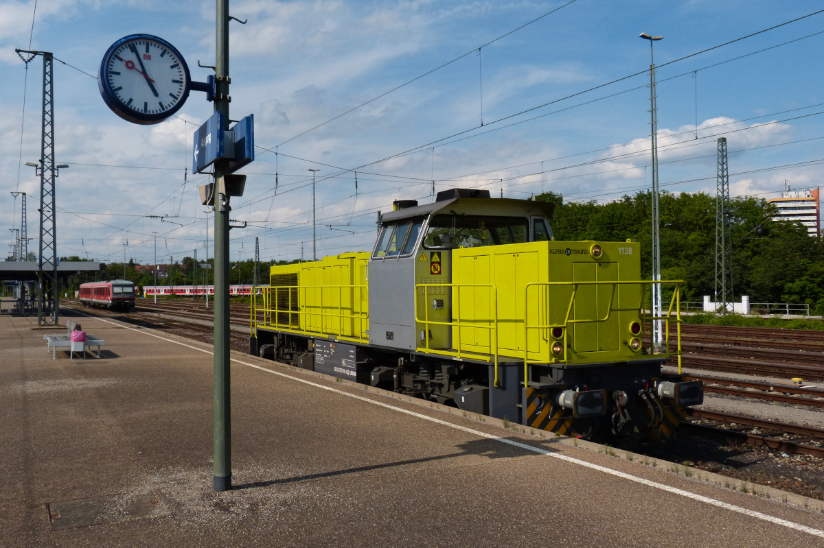 Am 16.06.2015 kurz vor 17uhr stand 275 119-6 ohne Lokführer am Bahnsteig in Crailsheim abgestellt.
