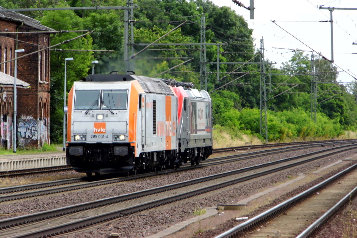 Am 16.06.2016 kamen die 285 001-4 von der hvle und die 187 014-6 von CAPTRAIN aus Richtung Magdeburg nach Niederndodeleben und fuhr weiter in Richtung Braunschweig .